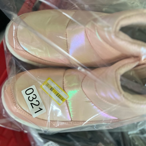 CAT & JACK GIRL BOOTS SIZE 3. These are new but the tags are missing. - Picture 9 of 10